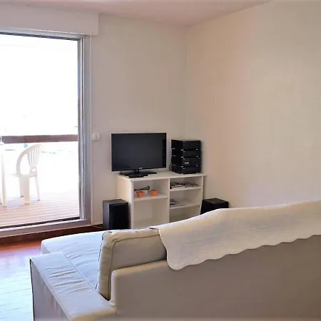 3 Pieces Avec Piscine Et Garage, Proche - Fr-1-251-6 * Bormes-les-Mimosas